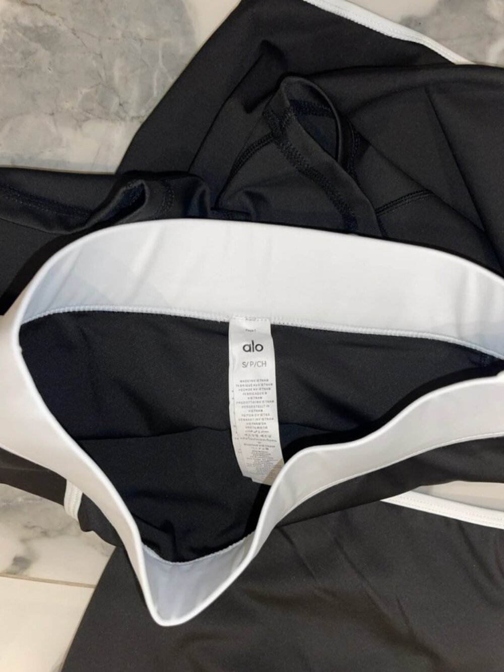 Alo Yoga Black & White Sports Bra and Skort Set Women's S - Picture 2 of 5